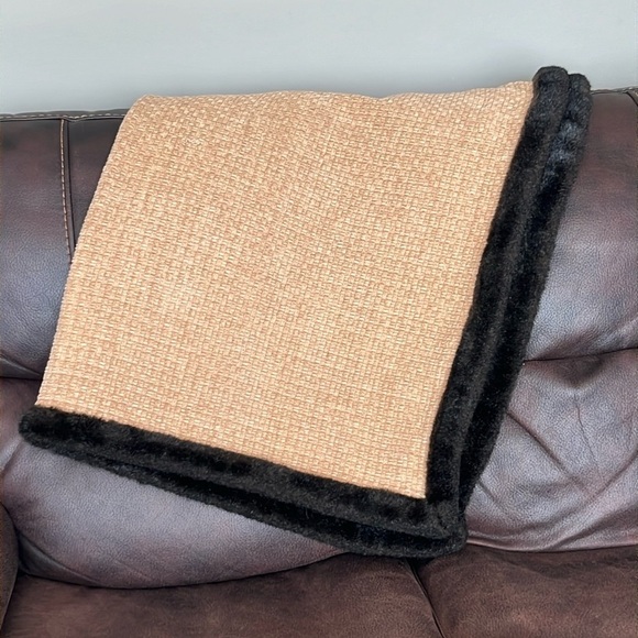 Pottery Barn Other - Pottery Barn throw blanket tan natural basket weave dark brown faux fur trim